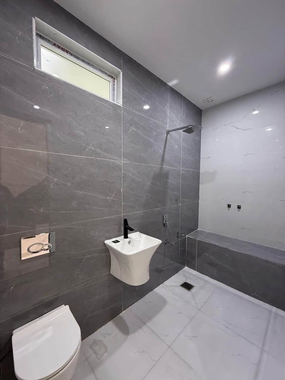 بيت صفر  للبيع مقابيل نص حديقة رسمي في اربيل منطقة سيدوبارك 
مساحتة بيت 200م
اربع غرف نوم 
حمامات ماستر سويت
واجيهتة بيت كبس مرمر
بيت فول مواصفات طابو صرف

للمزيد من المعلومات اتصل بينا
📞☎️ 0750 386 1964 whastup
——————-////———————/—////——-
خانوو. بؤ فرؤشتن لة گةرةكي سيدوبارك 
بةرامبةر باخچة رووبةري 200م
چوار ژووري نوستن 
حةمام و ماستر سيويتن
رووپؤشي خانووةكة كبس مةرمةرة

بؤ زانياري پةيوةندي بكة 

📞☎️ 0750 386 1964 whastup أربيل, العراق
