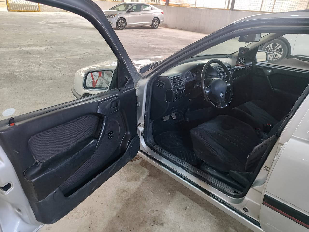 السلام عليكم 
اوبل فيكترا حجم 18كير اوتوماتيك موديل 92 كير ومحرك شرط سياره نضيفه 
سنوية لغاية 28شرط الوكالة والتحويل سعرها 50وبي مجال 
للاستفسار عن طريق الاتصال 
***********
