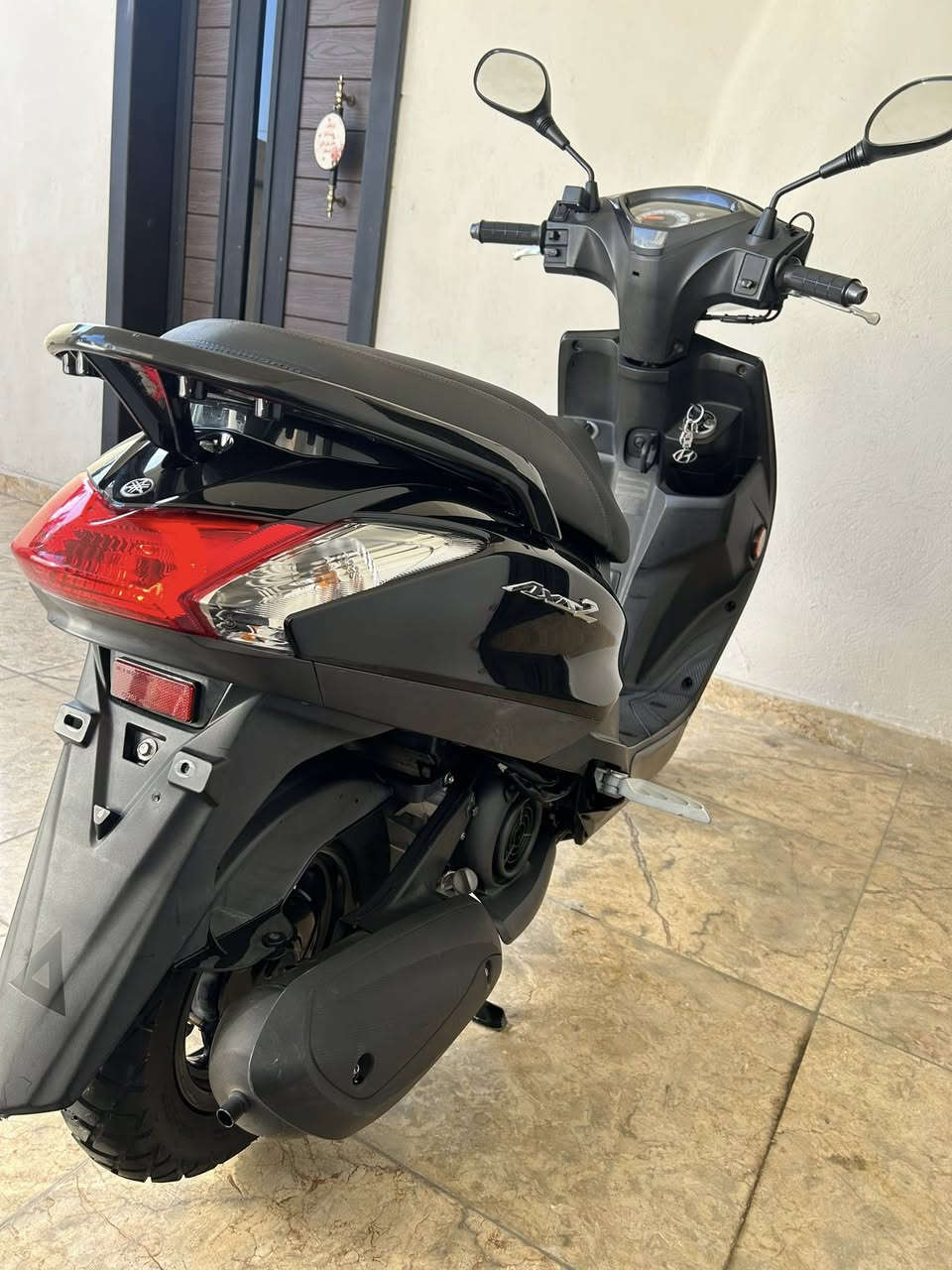 السلام عليكم 
دراجه ياباني يوماها نوع اكزز z
مديل 2020 
دراجه ماشيه 9 الاف 
تدفأه يدات 
ستان حساس 
كفرات اصليه 
نضام ايكو مال بانزين دراجه اقتصاديه 
تايرات تخم جديد 
محرك خير من الله نكره سلف بأي وقت 
كهربائيات كله شغاله 
كما موضح الدراجه بل صور 
الدراجه بحاله الوكاله برغي مامفتوح بيه جيب فيتر وافحص 
مكان بغداد 
رقم  ***********
متحصلني رصيد اتصل وتساب
