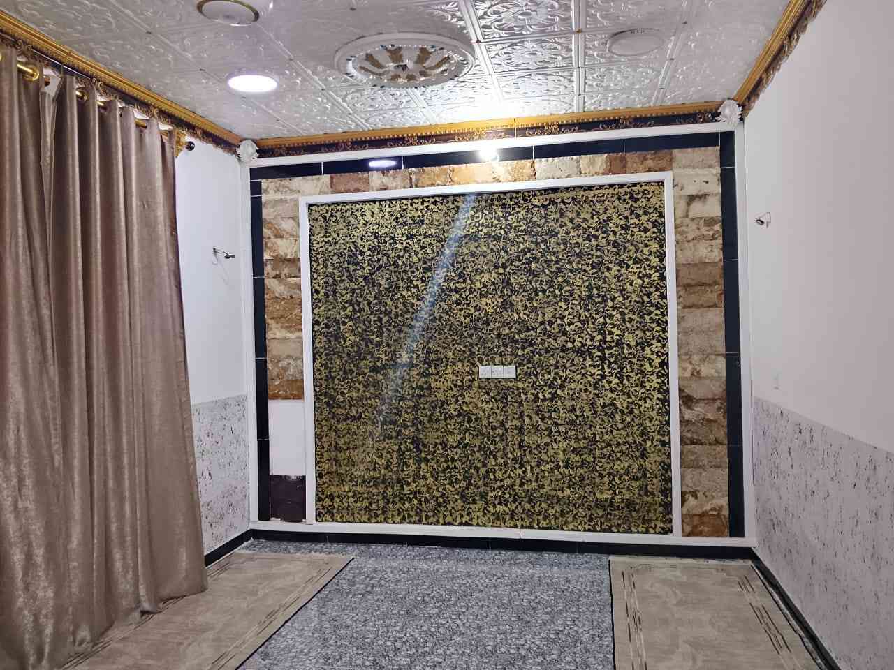 السلام عليكم للبيع بيت حي سكينه صاد عل حي عرار موقع مميز عل تبليط مساحه ٢٥٠ متر بناء حديث السعر مناسب اللاستفسار اتصال *********** ***********
