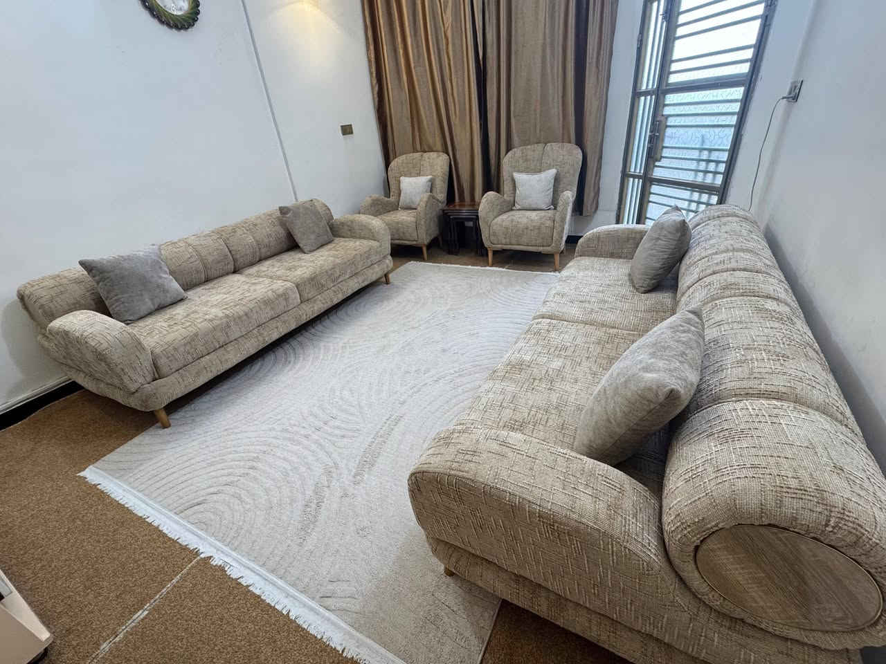 السلام عليكم اشترينه تخم جديد وطلع جبير على الصاله سعر ٩٥٠ وبي مجال
مكان حي البساتين


**إذا كنت صاحب هذا الإعلان وتريد حذفه لأي سبب، رجاءا أرسل رسالة إلى الدعم الفني**