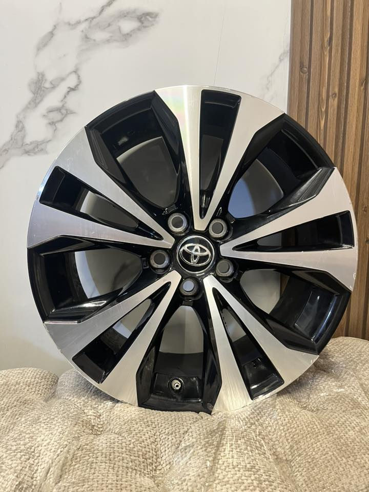 السلام علیکم تخم ویل کب اصلی یابانی  حجم 18 یرهم راف فور هایلندر  لبیع و مراوس
واتساب ***********
