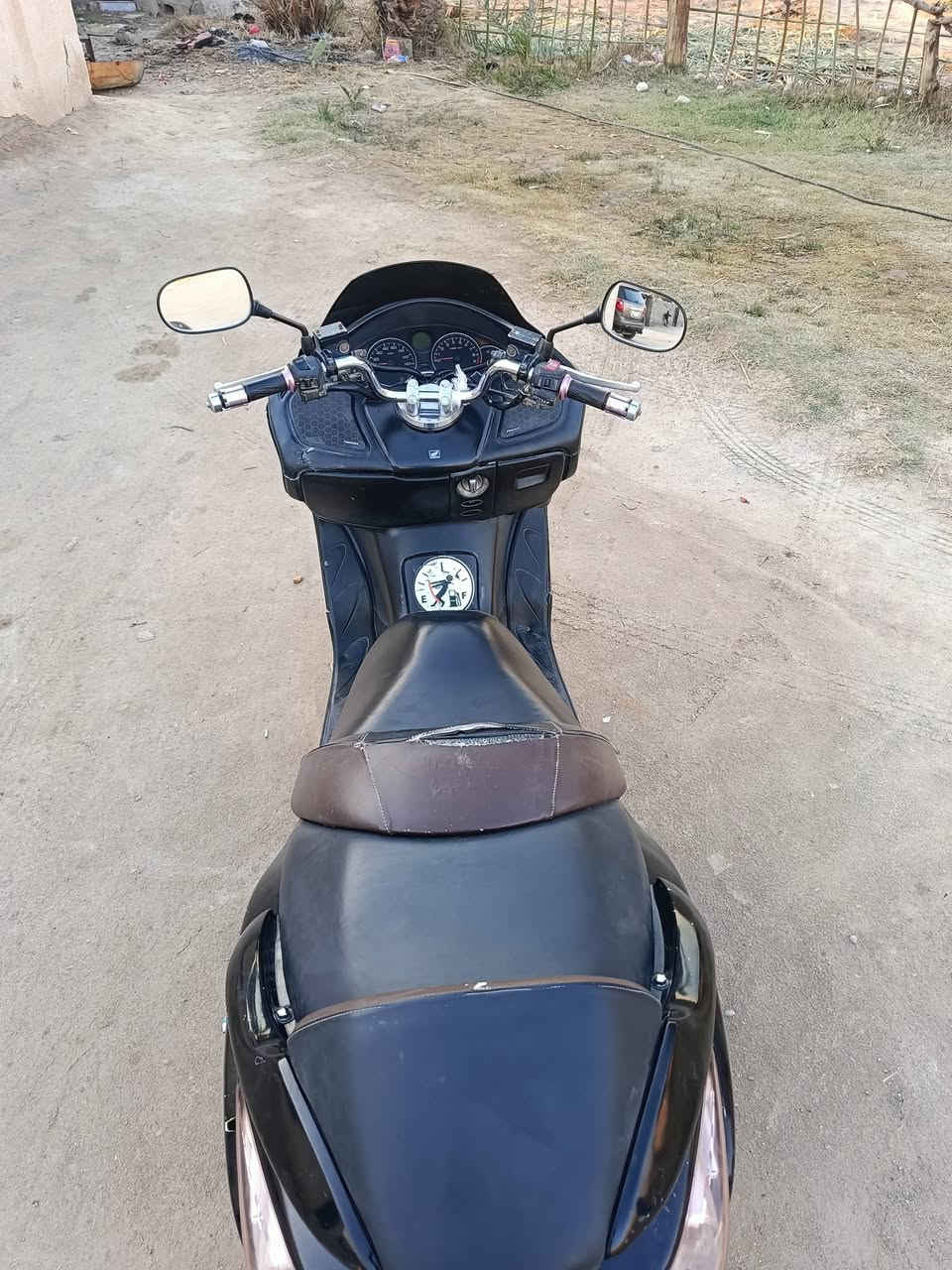 سلام عليكم 
دراجه فورزه 08للبيع 

دراجه شغاله وين متريد 
تجي تكلب وتدلل 
مكان الغراف 
رقم ***********
