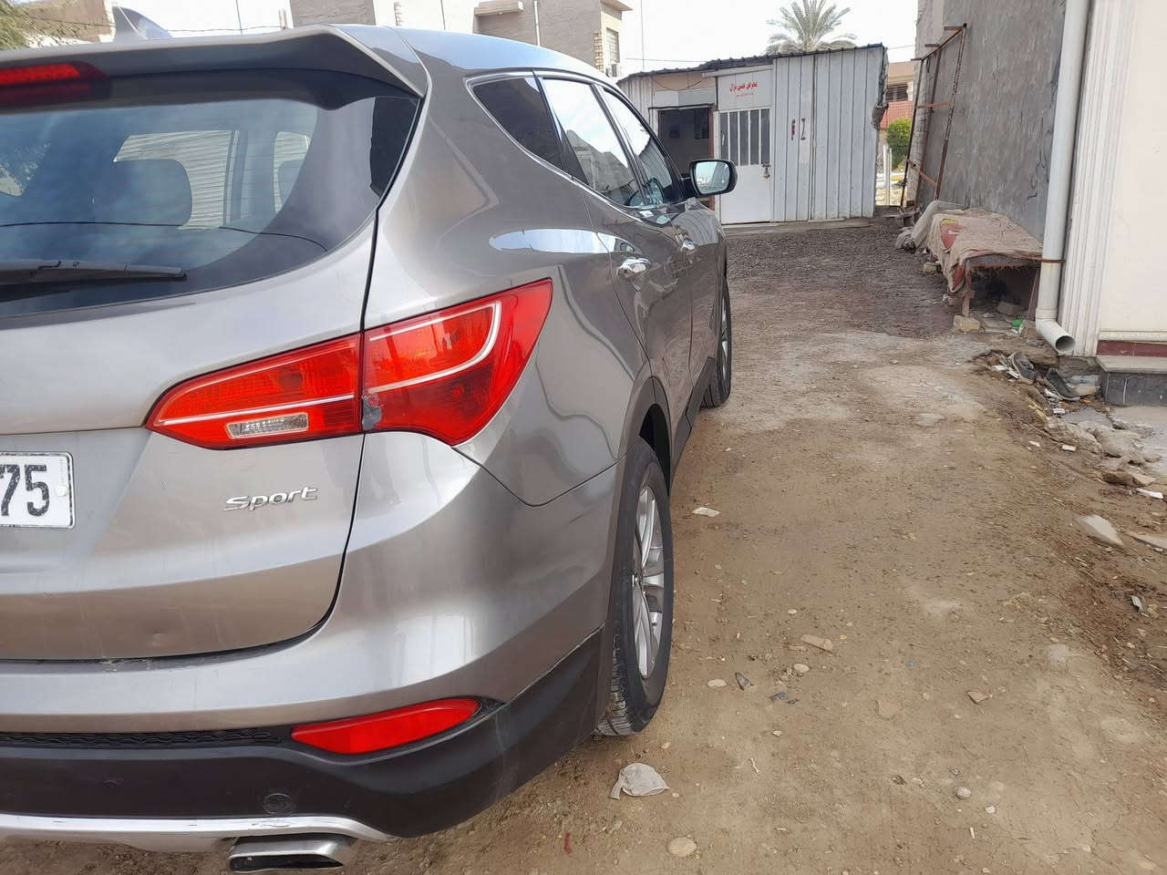 سنتافيه ٢٠١٥ أمريكي ضرر بنيد بدون دواخل بسمي سعر ١٤٠وبيها مجال التصال ع هذا الرقم *********** المكان واسط الصويره
