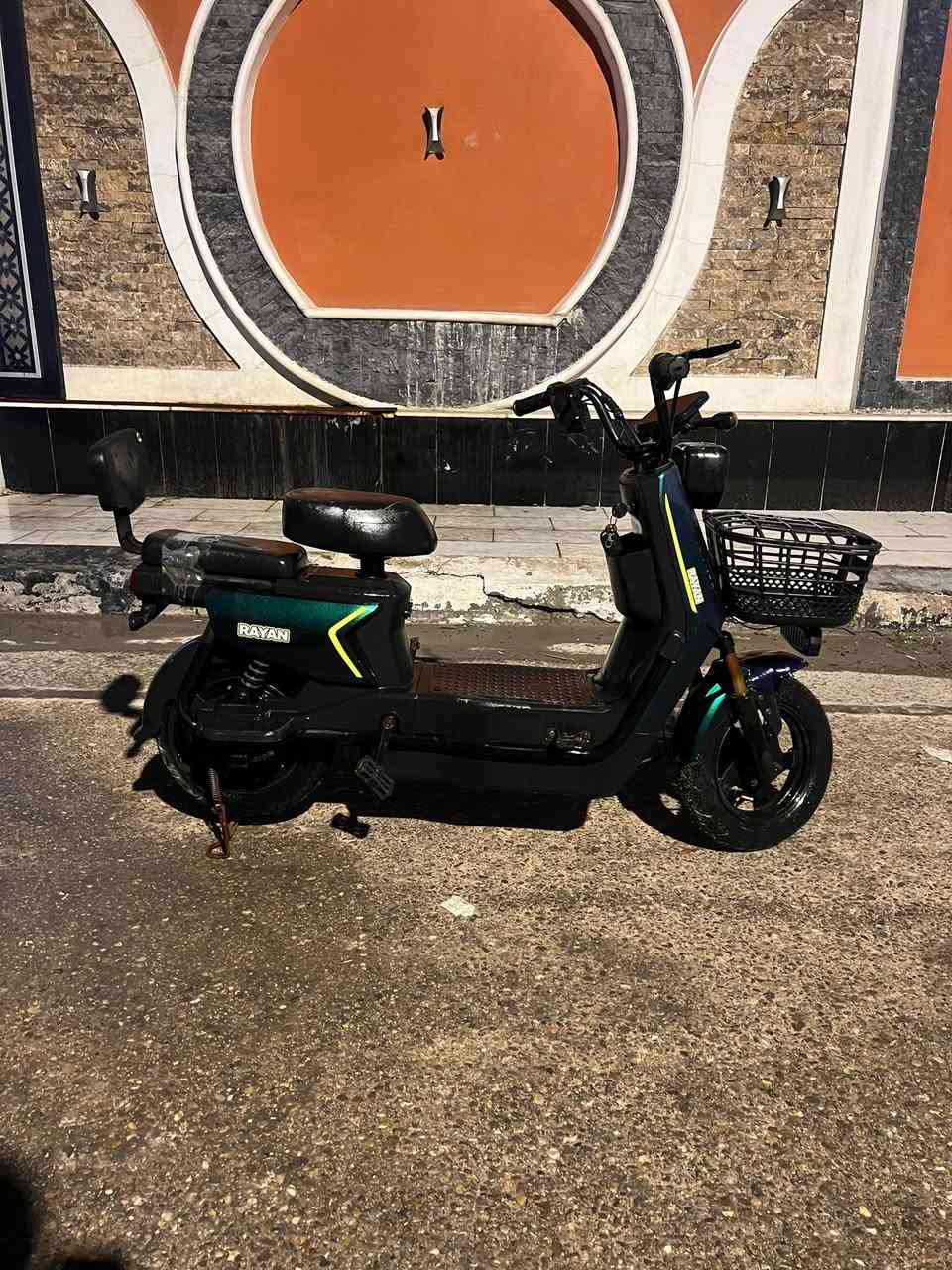 دراجه شحن ريان مبدله باطريات قبل شهر والدراجه نظيفه  حجم 14السعر 225 وبيها مجال عنوان المعقل الرقم ***********

