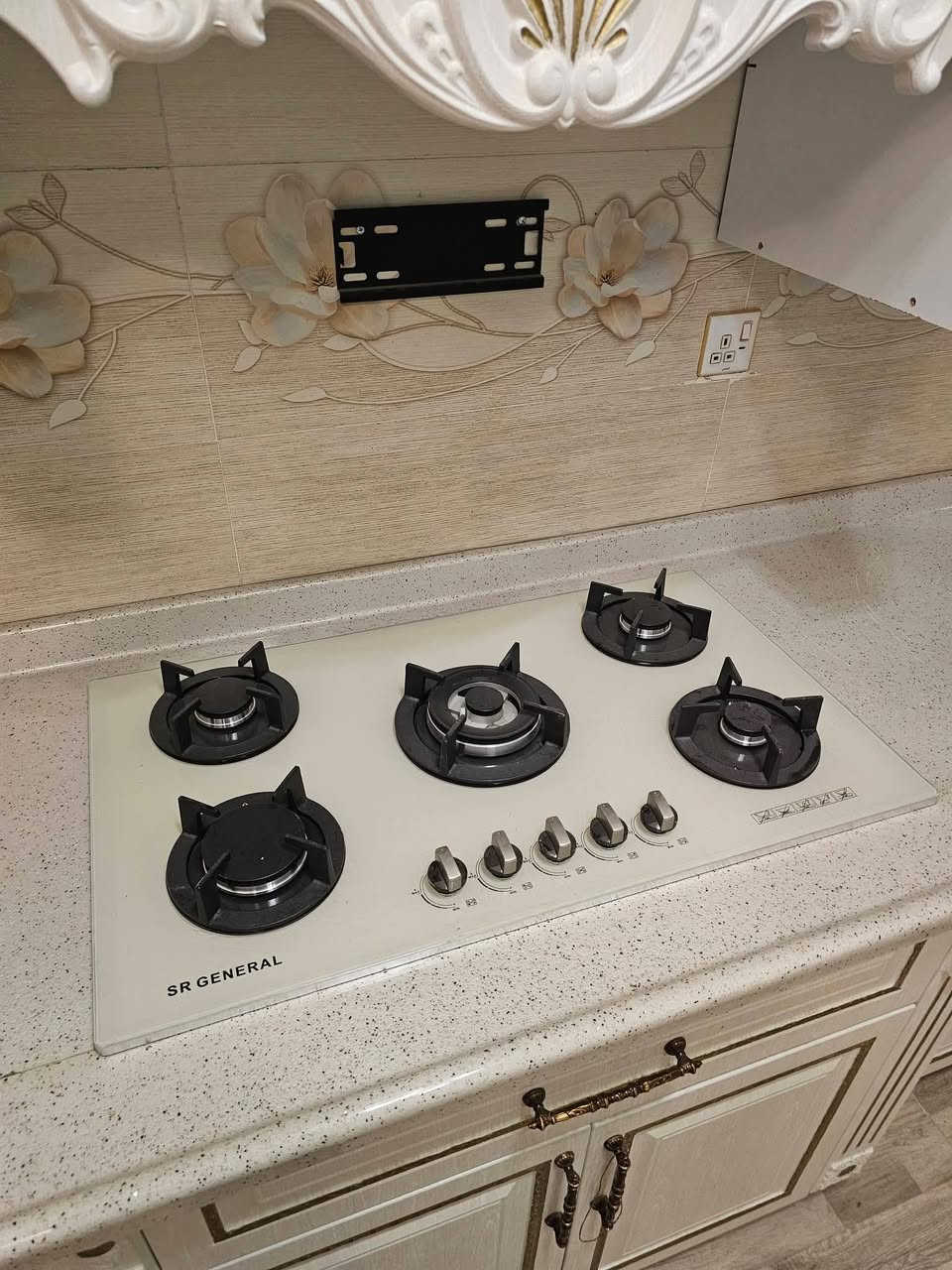 كاونتر موديل ملكي مستخدم شي قليل
٤امتار  وسنك 

متر و٤٠  بوكس ثلاجه ٨٠ سم 

كامل مرمر يجي وياه طباخ منضدي 

عنوان اربيل نقل علينا حد بغداد 

يتوفر نقل باقي محافظات


**إذا كنت صاحب هذا الإعلان وتريد حذفه لأي سبب، رجاءا أرسل رسالة إلى الدعم الفني**