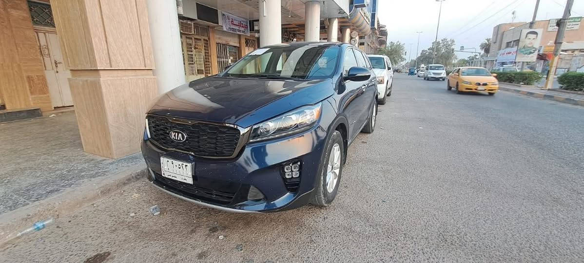 السلام عليكم
سيارة سورنتو موديل 2019 للبيع
اللون حبري
وارد امريكي 6 سلندر
رقم بغداد
نص فول 
السعر 200$
المكان ميسان
للاتصال ***********
