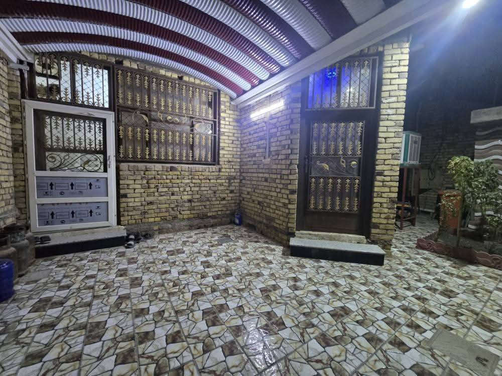 🏠 بيت للبيع – طابو صرف
📍 الموقع: حي الإسكـان، شارع المعهد التقني، الباب الجانبي  مقابل دور الأساتذة، داخل الفرع وقريب من الشارع الرئيسي
📐 المساحة: 200 متر مربع
🏗️ البناء: طابق واحد – حديث – سقف كونكريت مسلح
🏠 التقسيم:
غرفتين نوم
استقبال
صالة
مطبخ
حمام داخلي
صحيات عدد 2
💰 مطلوب اسكان 11 مليون
القسط الشهري 115 الف 
واصل لغاية شهر 4/2027
📞 للاستفسار أو التواصل واتساب
***********
