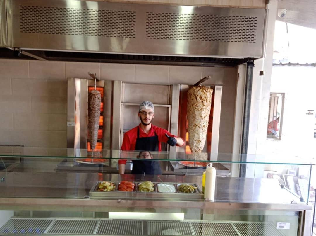 معلم شاورما متفرغ للعمل موجود في بغداد 
***********
