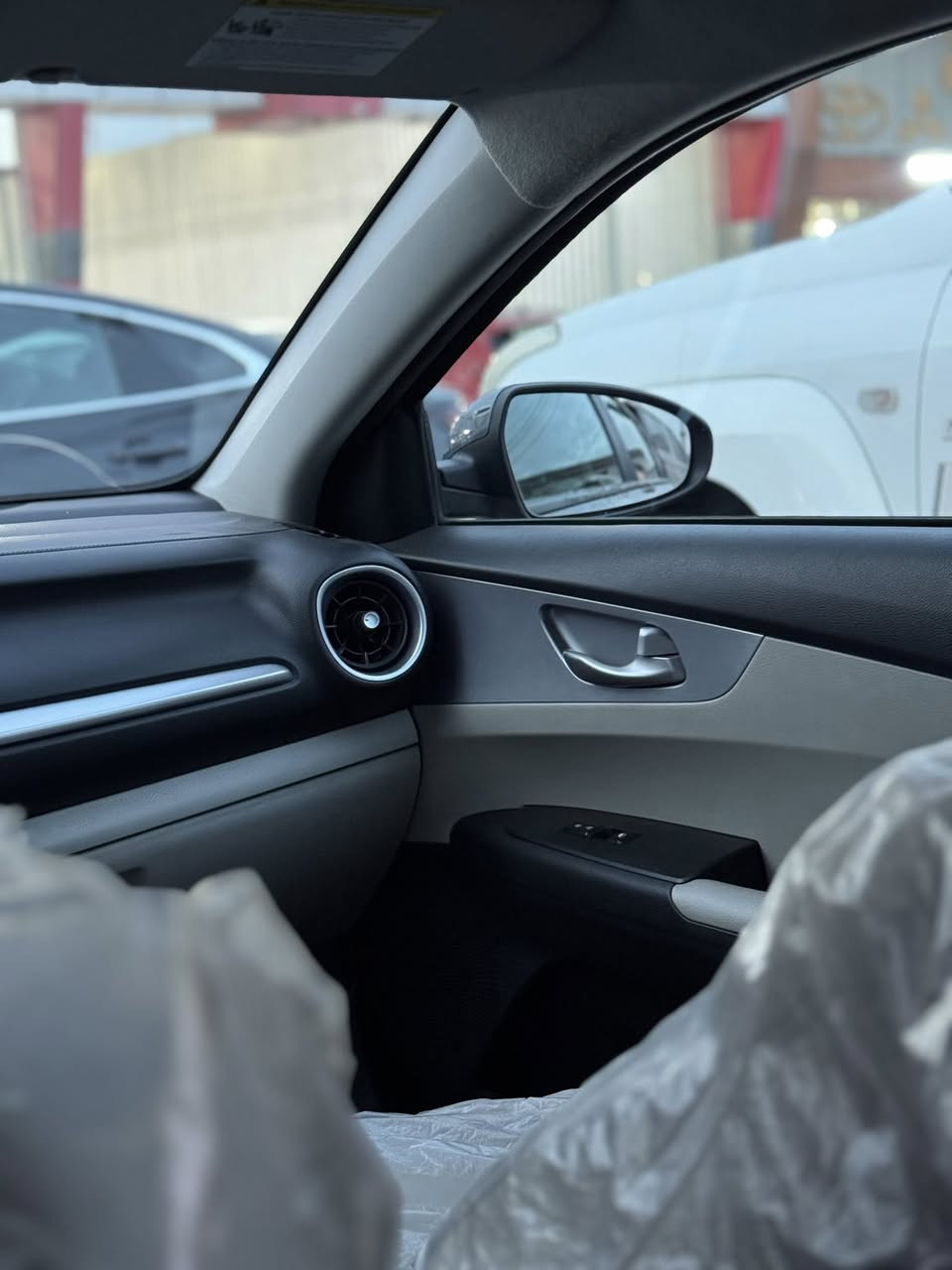 السلام عليكم 
فورتي موديل 2023 

سياره داخلي بيجي مو فول 

حساس امامي خلفي 

حساس مري 

هيتر مري 

مثبت سرعه 

رادار 

٣ انضمه قياده 

السياره ماشيه ٣٩ كيلو 

حادثها بنيد ما مبدل ولا مصبوغ 

فقط مسحوب 

وصار بيها حالوب 

مكاني الشعب الاصلاح 

السعر ١٥٠ 

ما متواجد ع الفيس 

*********** واتساب فقط 

***********
صور الحادث يلمنشور
