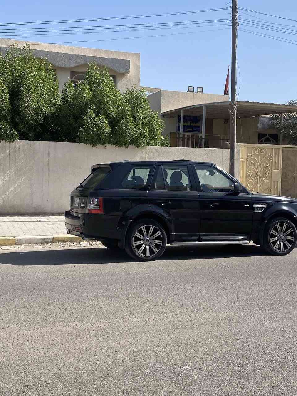 رانج سبورت 2011خليجي كفالة من الظربة والصبغ ماشية 160كم محرك سوبر بيها رقم مميز 
السعر 148 ورقة وبيه مجال 
ملاحظة ماجاوب على التعليق الشراي يتصل ويشلع عيوني 
***********
مكانها نجف
