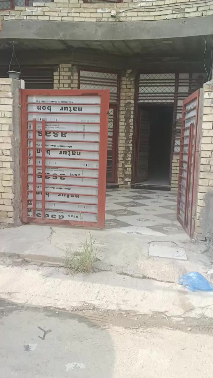 الايجار طابق ارضي 
بين الصحه وشارع 60 
ايجاره 450 الف 
الاتصال ***********
