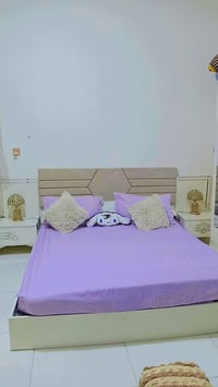 سرير • غرفة نوم