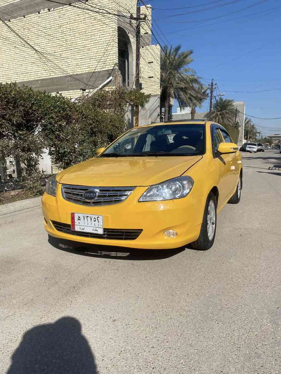 سلام عليكم للبيع بي واي دي جي ثري 
موديل 2013 كير عادي مكينه وكير خير من الله تبريد ثلج ❄️ صدر امامي خلفي جديد باتري جديد جامه جديدة كلج جديد شاشه داخل نضيف فولل  رقم بغداد تحويل ثاني يوم مصفره الهيئه بيها ثلاث قطع تعمير مكاني بغداد البلديات السعر 47 وبيها مجال ***********
