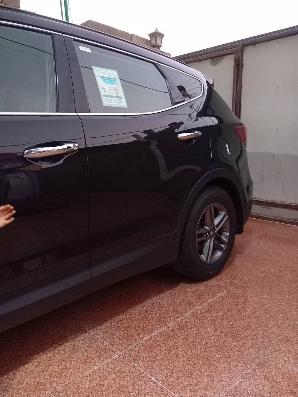 اسلام عليكم ....امرخصه مدير الكروب.،🩷.. سنتافي 2017 فول مواصفات للخيرر تحويل مباشر وارد امريكي ظرره بس بنيد والباقي كفاله سياره جديده وحله مكاني بصره ابو الخصيب ..السياره 4 سلندر GDi من الصور ولي يسءل عل مواصفاته السياره فوول للخير السعر 150 وبيه مجال قليل ... مامتواجد عل فيس هاذ الرقم ***********
