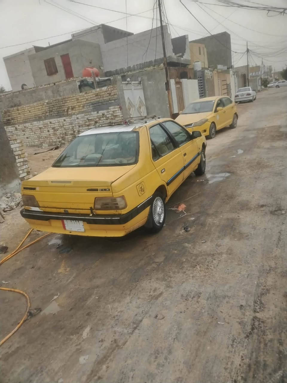 يالله سلام عليكم شباب بيع مستعجل بيجو 405 موديل 2010 رقم مثنى الماني تحويل مباشر  مكينه وكير جدد حداديه وصط تخم تاير نضيف كهربائيات شغاله سياره حلوه ومرتبة ترايك وين ميعجبك اسعر 15 وبيه مجال بصيط مكاني نجف شارع المطار ***********
