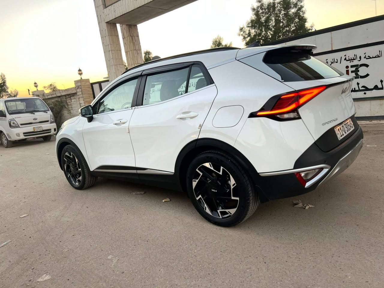 سلام عليكم كيا سبورتج ٢٠٢٥ خليجي زيرو ماشيه ٢ الفين بعدها  بحالة الوكاله مكفوله كفاله عامه من صبغ ول فتح ول بارد ول شخط ول تكحيل بعدها زيرور
فول مواصفات 
بانوراما + بصمه + بصمة ابواب + جنطه كهرباء + كشنات لاماميه كهرباء + حساس امامي + حساس خلفي + رادار امامي + رادار جوانب + شفات بل ستيرن + لد امامي  + كشنات تدفئه اماميه + ستيرت تدفئه + اربعه انظمه قياده + هند بريك بصمه + تبريد قطعتين + مري شفط + شاحن واير ليست + فول تحكمات + اشاير بل مري 
وباقي المواصفات المعروفه 
مكينه ٢٠٠٠
ماشيه ٢ الفين 
سعر ٢٤٨ وبيها مجال
سياره داخلها بعده بل فابلون مال شركه
مدوشمه  كشنات وارضيات رزلاين
مكان السياره الكراده 
للستفسار  ***********
