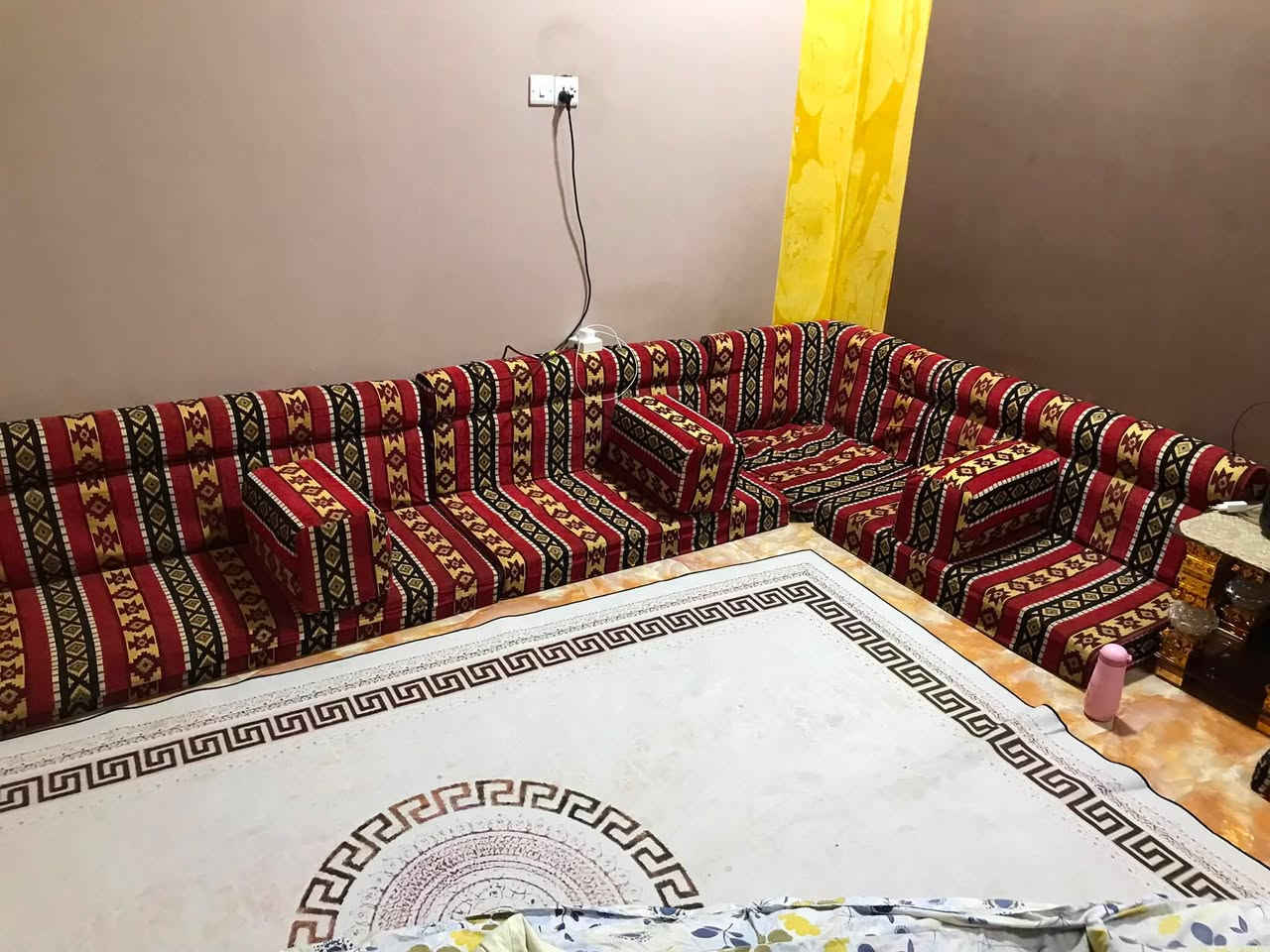 جلسه عربيه استخدام قليل ربل 9 قطع وثلاث زوايه 6 تكايات نظيف السعر 250 الف بي مجال البصره ابي الخصيب حمدان 
***********

