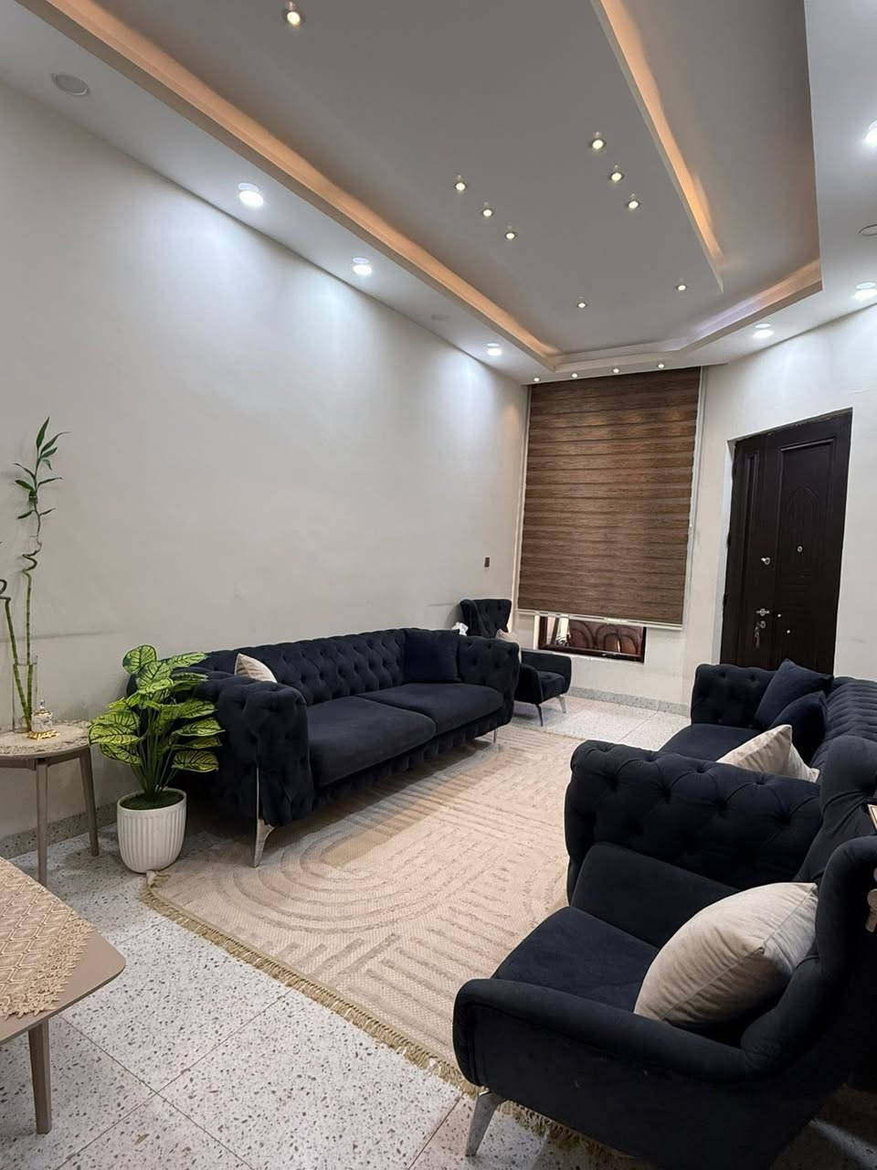 دار للبيع ملك صرف
موقع داره كوناره مساحه 120م 
قاطين فول فول 
قرب معرض ابو شيماء 
***********
