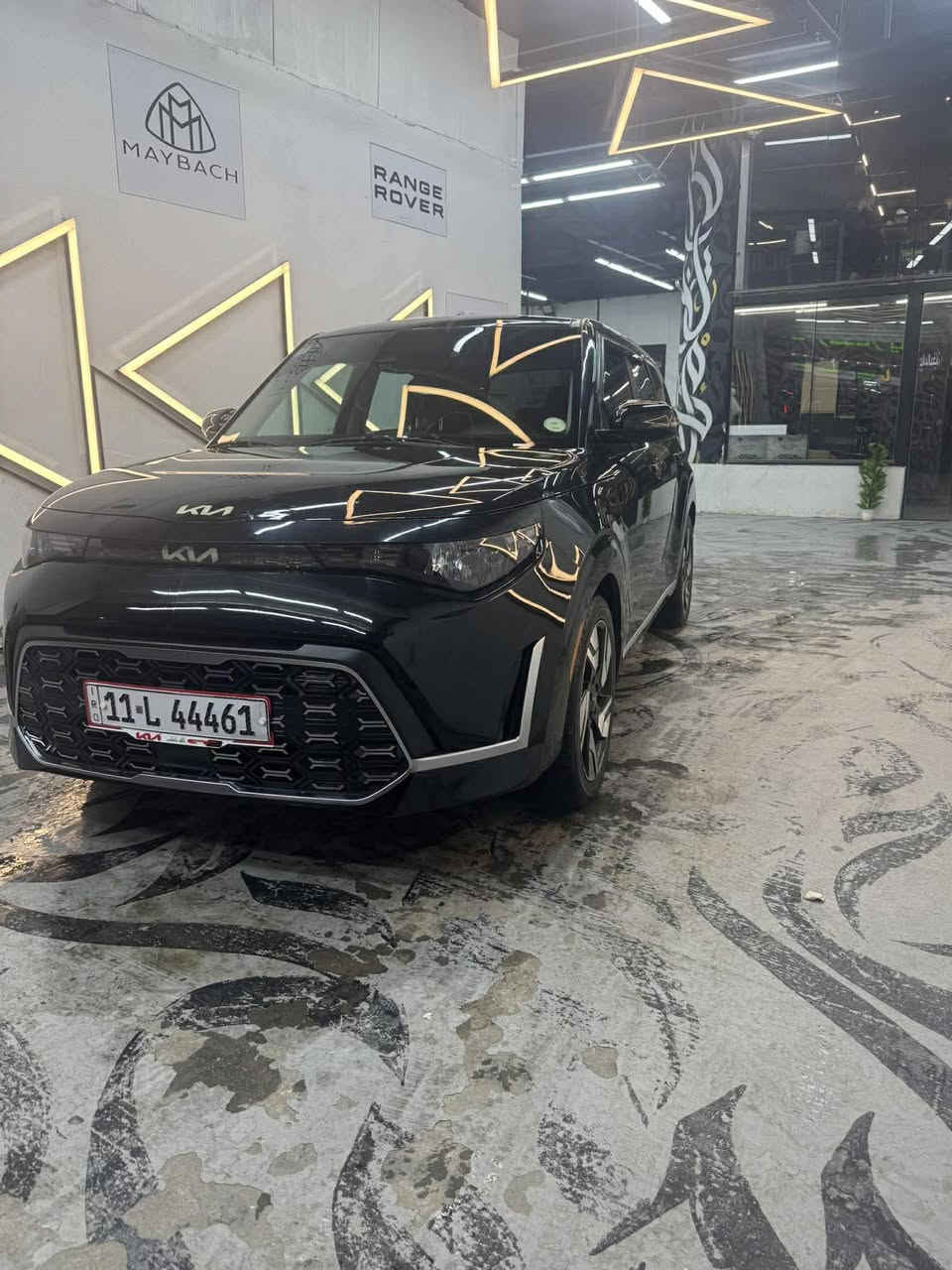 للبيع كيا صول موديل 2023Kia Soul
فول مواصفات جيتي لاين 
 فتحه وبصمه
 وشاشه ايباد 
زنون بلادي 
وكشنات جلد 
شاشه فوتشوب
  حساس اطارات 
كشاف امامي شغال 
انضمه قياده
 حجم المحرك 2000 دوش
 شاحن وايرلس 
تبريد بيانو 
رادار امامي شغال رادار خلفي شغال
 رادار يمنه ويسره توقف ذاتي عنده رجوع بك
 ناره داخليه دمامات صوت امامي وخلفي
 تحكم جهتين
 حاكيه مانع نزلاق
 شاشه كبيره ولمس
 كامره دواره 
اشاير بل مري
 تشغيل عن بعد
 بيبان بصمه 
دواخل مطعم بحمر بلادي
 دبل رف خلفي 
ناره داخليه led
 ولكب كروم حجمه 18 تخم تاير جديد
  السياره مكفوله شواصي ولغود حادثه باب الجنطه الخلفيه مصبوغه فقط المسطره الجوه والدعاميه الخلفيه مبدله لون جميع الارباكات سليمه  صور الحادث مرفقه ويه الصور
بغداد بسمي رقم جديد دولي وبعد بيها موصفات هواي السياره
مكاني بغداد كراده
***********
