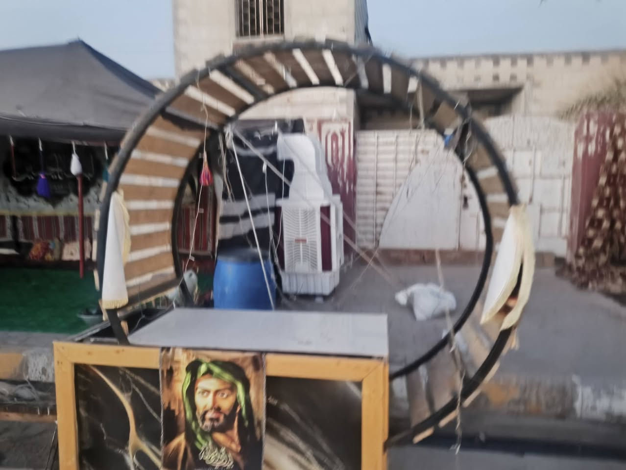 ميز خدمه للبيع مناسب *********** العكيكه
