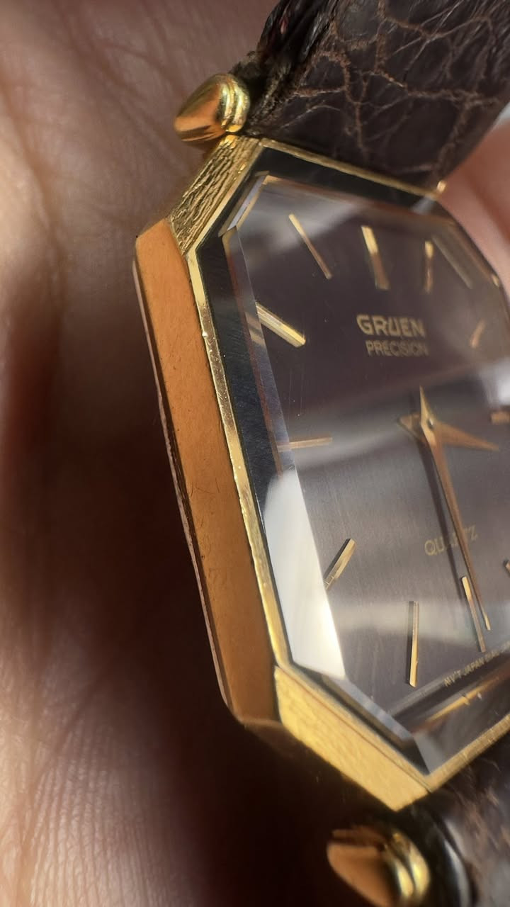 Gruen | گروين
نظافة 100%
طلاء ذهب
الساعة مخزن فنتج 
تصميم نوادر 
الابعاد 32*32


**إذا كنت صاحب هذا الإعلان وتريد حذفه لأي سبب، رجاءا أرسل رسالة إلى الدعم الفني**