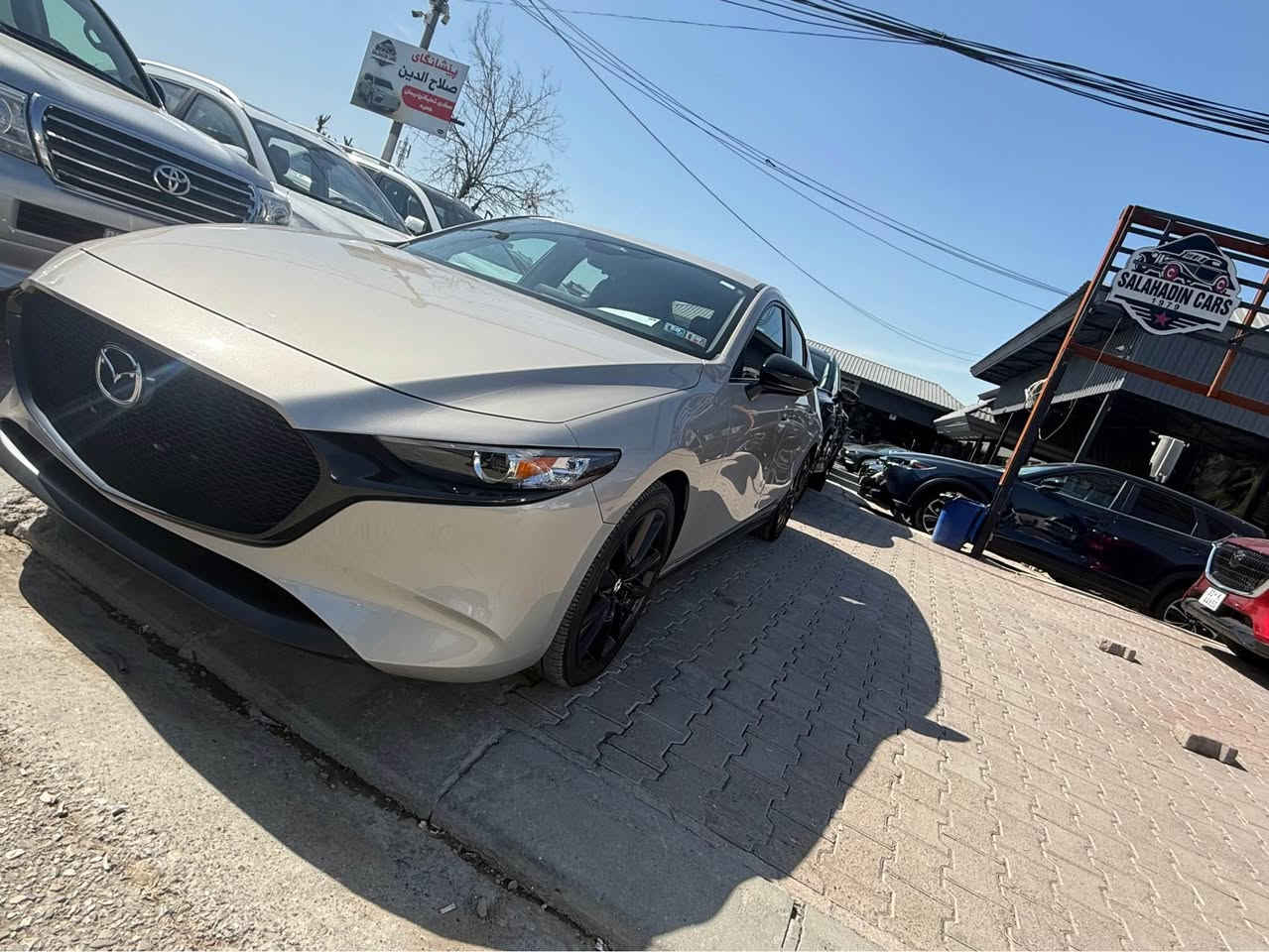 mazda 3

مۆدێل ٢٠٢٥

پێشی کەپسە دەعاميش بە شەرت بۆياخ نيە تەنها سندوقی بۆياخە بێ ناو گرتن

هەردوو بەصمەکەی لەگەڵە 

تەنها ١١٠٠٠ رۆشتووە

هەموو گيانی بە شەرت 

سەيارەکە مواسەفاتە بەس سلايد نيە

هيچ ئێرباگی نەتەقيووە

نرخ  ١٤٤ مەجالێکی برايانە

***********/سلێمانی

٣ مانگ کاتی لەگەڵە السليمانية, العراق
