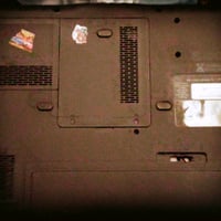 لابتوب hp شغال مع شاحن وماوس كيبورد للبيع سعره 25 وبي مجال