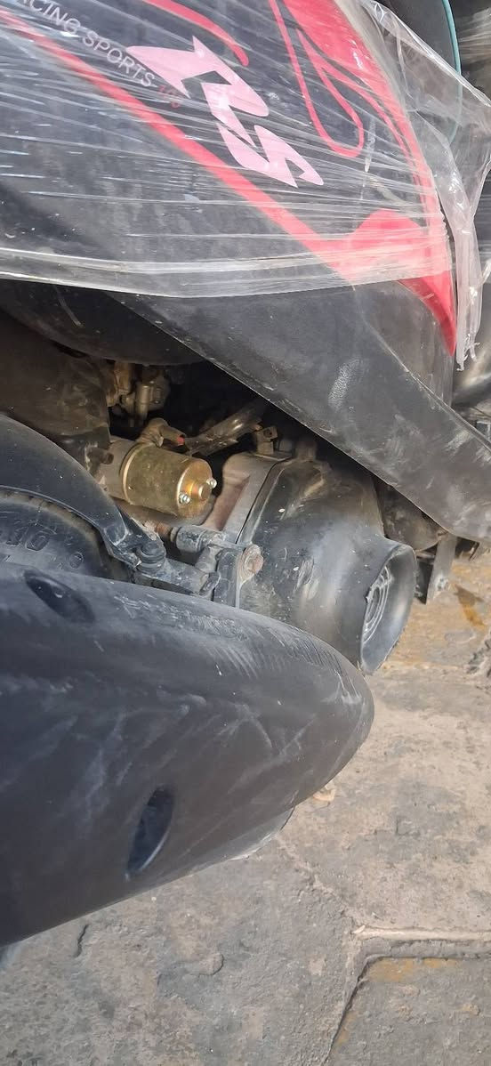 سلام عليكم ماكس عدله نضيفه مال بيت بلاديه فقط كفرات تجاريه مكينه ناعمه شلعه حلوه مكينه ما مفتوحه سلف هندر بيها تأخير بل تشغيل بسبب الكابريتر السعر 450 وبيها مجال لشراي *********** متواجد وتساب فقط مكاني بغداد المشتل
