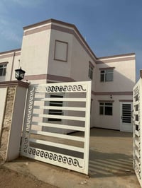 المناذرة • ٢١٩م • ٤غرف