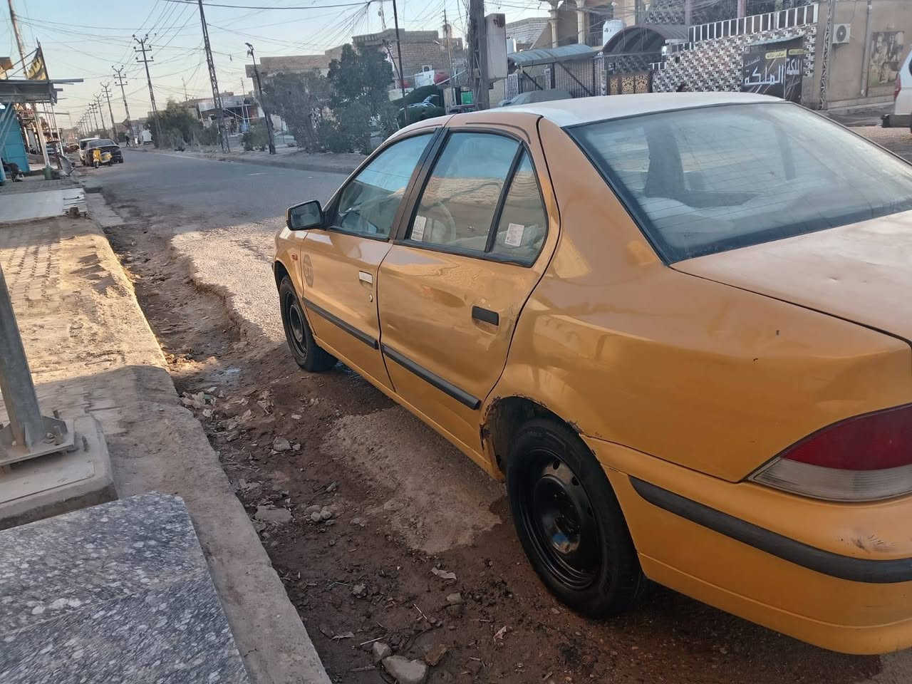 سمند موديل 11لاضربه ولا تبديل ولامعجون ففط نص الهلالات مخيسه فقط مكينه كير حداده  عبوه بانزين  نوزلات سيفيه انسه الصرف كهربائيات كله شغاله غرفه كله جاهز هيئه وغرامه عل مشتري لاتخابرني تكلي شبيها كتلك كل تفاصيلها ***********
