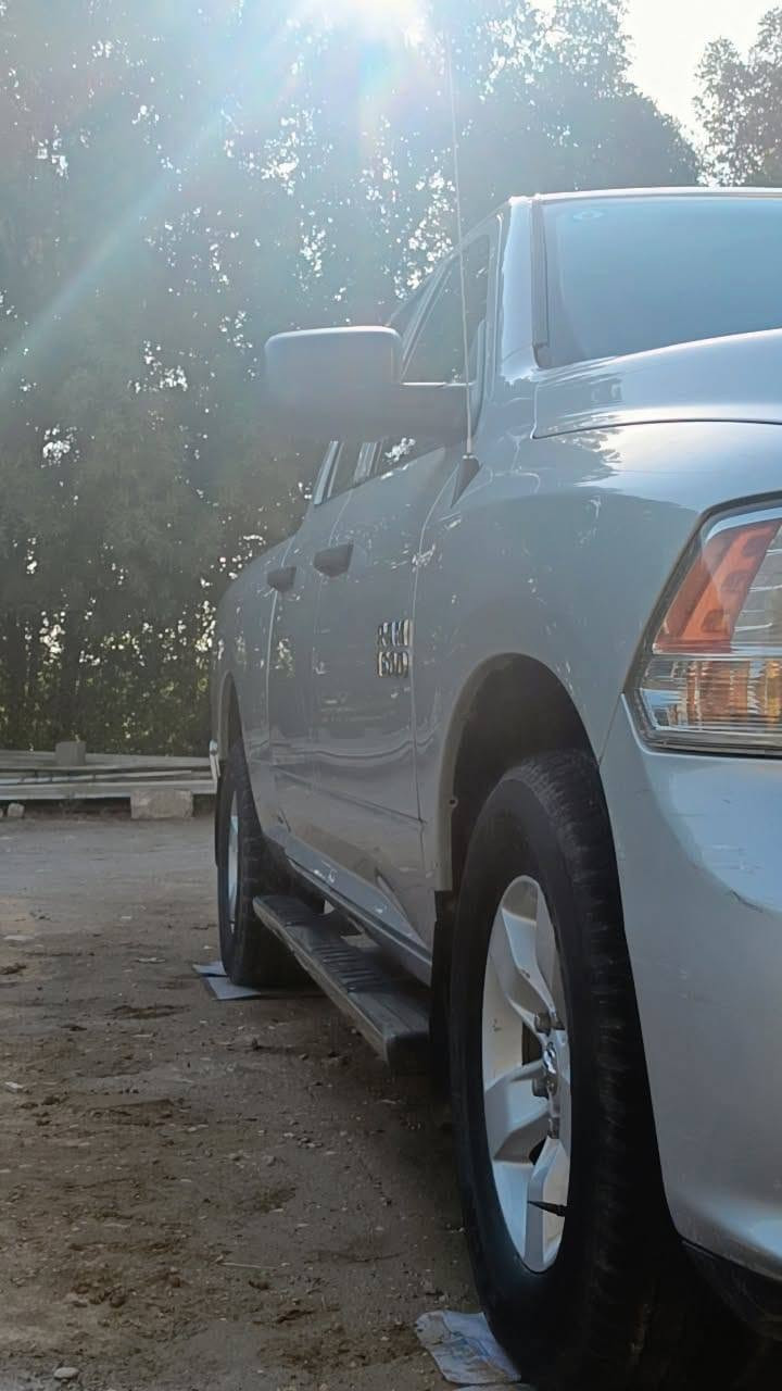رام  كلاسك ٦سلندر ٢٠١٧ باب قصير بدي طويل بيها صبغ جاملغ خلفي خلف السايق اثر شخط بدون حادث بسمي السياره خير من الله السعر  ١٧٠  $  ***********....مكلف بل النشر @إشارة
