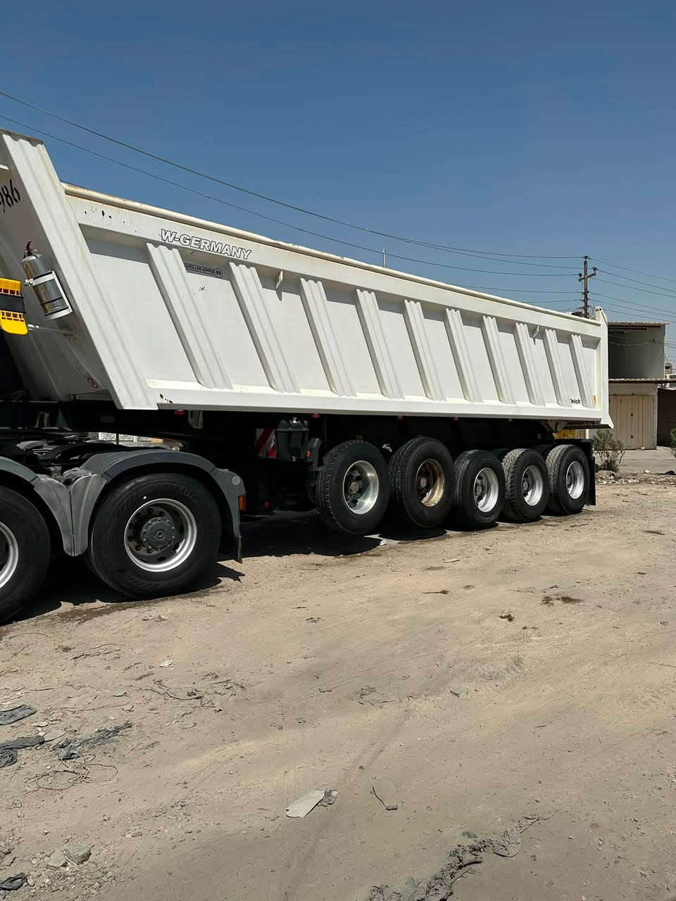 سلام عليكم اكتروز ٢٠٠٩ عربانه ماكنيسان خمس دنكير
حجم مكينه 26/ 55 ‭

‭***********‬

