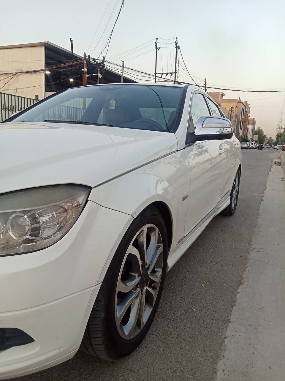 مارسيدس C350,فول مواصفات كشنات كهرباء فتحة جلد تدفئة بالكشن شاشة بلاد وارد خليجي بيها مكانين صبغ 2008ماشية 70 محرك6سلندر3500 السيارة تبريدها ثلج تخم تاير جاهزة كل نقص مابيها ***********
