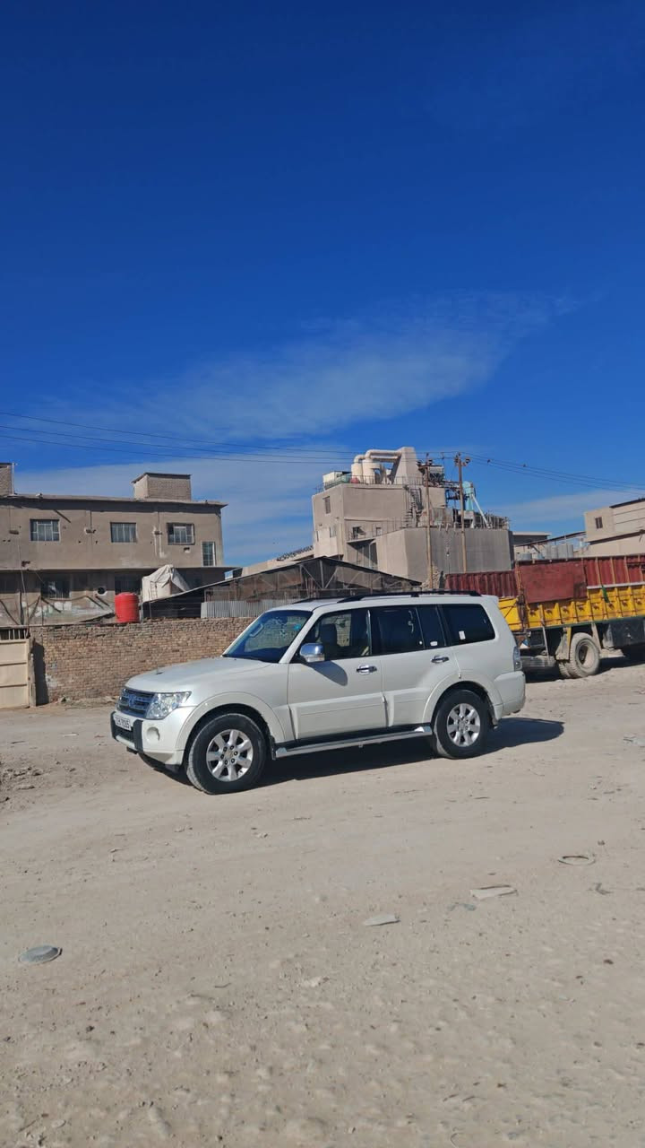 للبيع فقط
السلام عليكم باجيرو حبتور مديل 10  6 سلندر السياره كفاله عامه فول مواصفات شاشه دمام فتحه مري كهربائي بيه بس بارد موضح بالصوره فقط جاهزه السياره من كلشي وبلعافيه على ياخذه 
مكاني بابل 
للأستفسار ‏‪***********‬‏

‏‪‏‪***********‬‏
