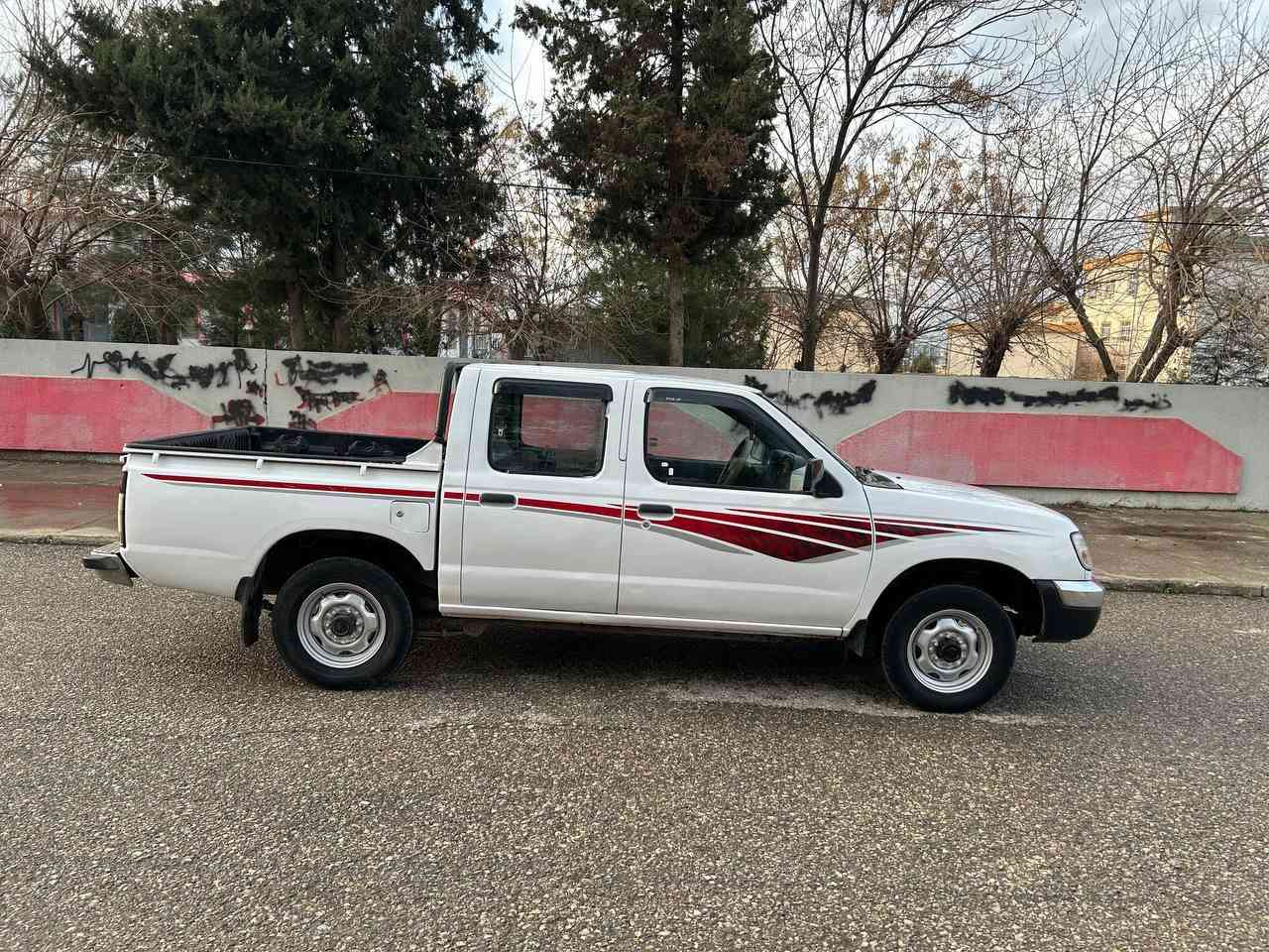 بەناوی خوای گەورە

**************************

نیسان مودیل 2002  محەسەن ، پاوەر ،گێڕو مەکینەو تەبریدو ئەکسلی بەشەرت، چوار تایەی تازەی لەژێردایە، سەنەوی بەسەرچوە، بەشەرتی تەحویل و غەرامە، پەڵەپەڵە بۆیاخی هەیە
نرخی 73 مجال
شوێن / زەڕایەن-هەڵەبجەی تازە

************************** السليمانية, العراق
