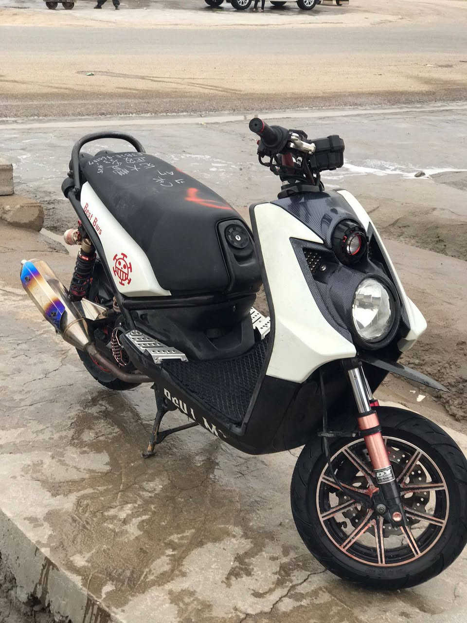 سلام عليكم شباب دراجه سكنس جبلي البيع مكفولة كفاله عامه دراجه كلها بلاديه مامبدله بيها اي قطعه وبيها فج تزويد ودبلات اماميه وخلفية تزويد الويلاه تزويد لون كرزي ودراجه بيها كاربون فايبر بالوجه وكذالك المدكر الامامي والله شاهد ماصارلي شهرين من طلعتها من الحاويه السعر 1850 وبيها مجال قليل  
مكاني البصرة قضاء للقرنة السوق 🤍
الرقم : ***********
