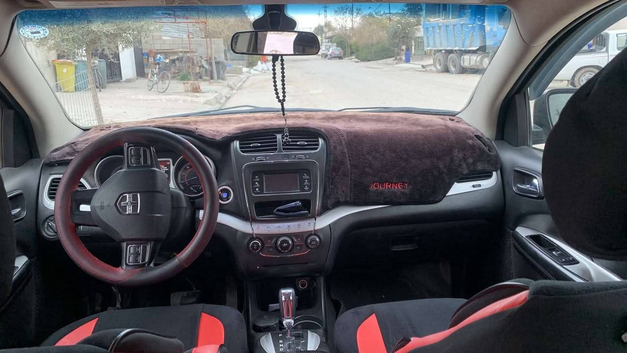 دوج جورني موديل 2017 رقم و سنويه جديد بسمي وكالة او تحويله ثاني يوم بيها قطعتين بونيد وجامرلغ سيارة حلو مال بيت. ***********. *********** كركوك, العراق
