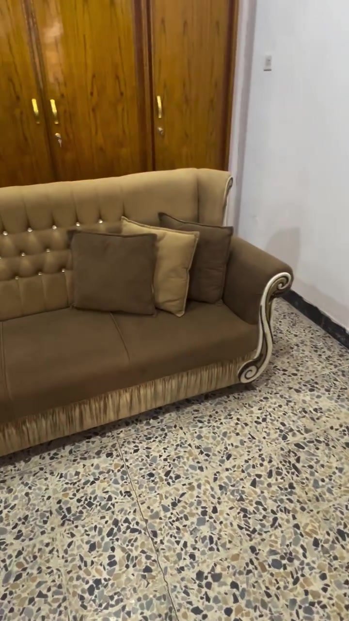 معرض الراوي للأثاث المستخدم والجديد 

ديوان مستخدم 
23مقعد 
2زاويه 
ديوان نضيف 100‎%‎
10قطع 

زورونا في موقعنا 
 #الأنبارالرمادي 
شارع المستودع مقابل باب جامع الشيخ عبد الجليل الهيتي خلفي 
مجاور جمعيه الاندلس


**إذا كنت صاحب هذا الإعلان وتريد حذفه لأي سبب، رجاءا أرسل رسالة إلى الدعم الفني**