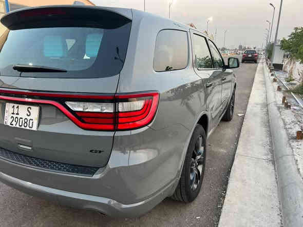 السلام عليكم للبيع دورنكو موديل 2022 لون إسمنتي اصل السياره GT فول  ماعدا الفتحه السياره بيهه فقط البنيد تبديل + صبغ وشويه صبغ في الجاملغ والسياره جديده بمعنى الكلمه وسوناره بيهه وين ماتريد تفحص بكيفك داخل فيروزي السعر 300 $ وبيهه مجال بسيط مكان السياره بغداد اي استفسار اتصل على الرقم الآتي ***********
