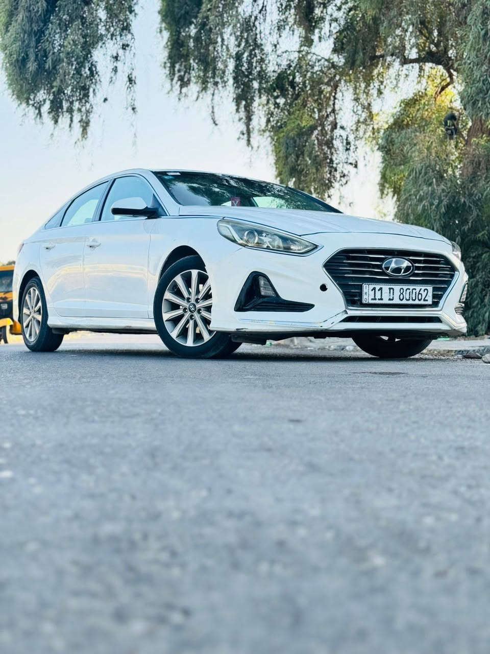 السلام عليكم عندي سوناتا 2018 للبيع سيارة جديدة رقم بغداد باسمي وارد امريكي حادث بنيد وجاملغ  صور الحادث مرفقة بالمنشور كير مكينة كلة بلاد مواصفاتت
1-شاشة جبيرة 
2-كامرة دوارة 
3-اشاير بالمري 
4-ويل كب 
5-داخل لونين 
6-رادارات جانبية 
7-ثلاث وضعيات قيادة 
8-مكينة 2400 
مكان السيارة بغداد للاستفسار الاتصال ***********
رايدها ب 130 وبيها مجال
