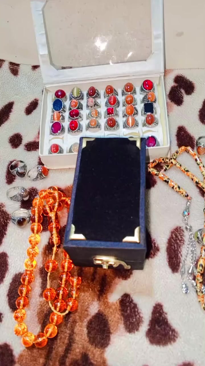 مسبحة فضه 925😍
 جمالية ولااروع مزينة بشرابة فضه عيار 400🔥
للبيع بسعر 60$ تواجد دمشق جرمانا🔥 وشحن للمحافظات بحوالة مسبقة ومبارك لصاحب النصيب
للاستفسار 0984806548
 #مسابح
#مسابحـسوريا


**إذا كنت صاحب هذا الإعلان وتريد حذفه لأي سبب، رجاءا أرسل رسالة إلى الدعم الفني**