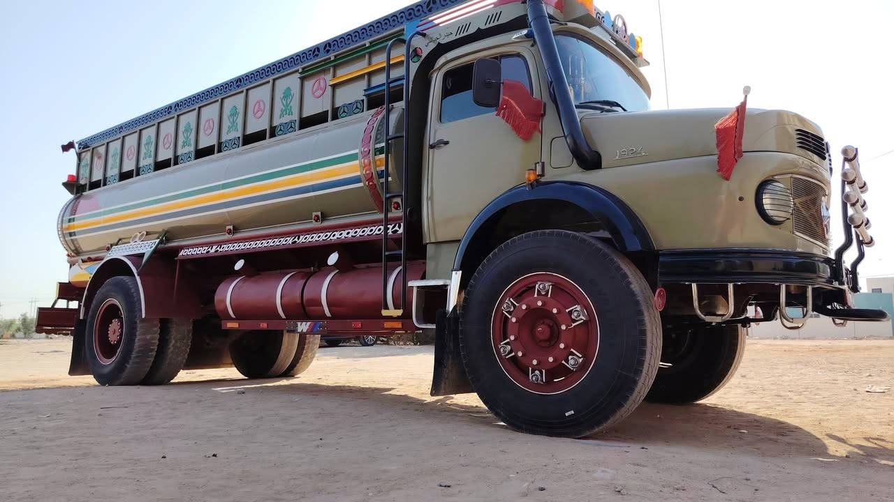 للبيع قجمه تك بلادي اصل 80 سياره جاهز قماره مصبوغ جماليه شاصي خام جديد مكينه ساندر كير جماليه شاصي خام جديد مكينه ساندر كير جديد
تانكي تفصال جديد رقم نينوه انكليزي باسمي
***********
