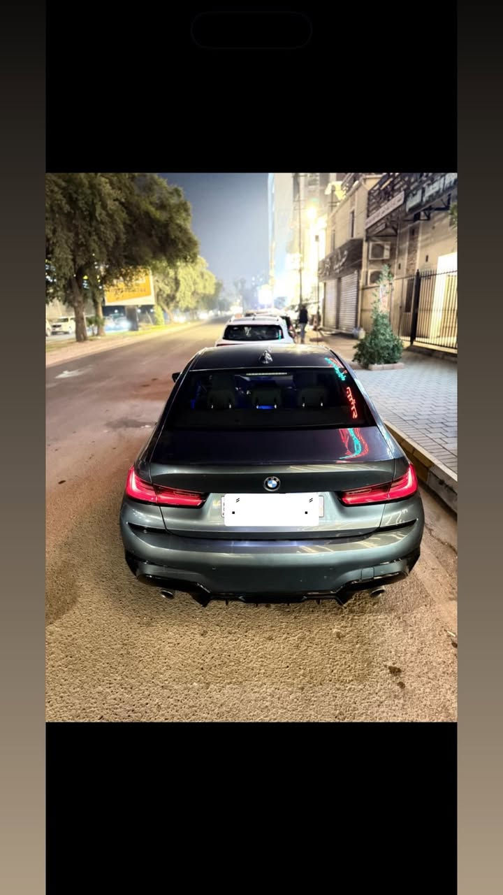 BMW. 330 I. 2021 
لون مميز. 
اكس درايف  
ماشيه 40 الف 
حادث جاملغ وبنيد 
بدون شاصي ولغد
 للبيع او مراس 
سعر 225 وبيها مجال 
***********
