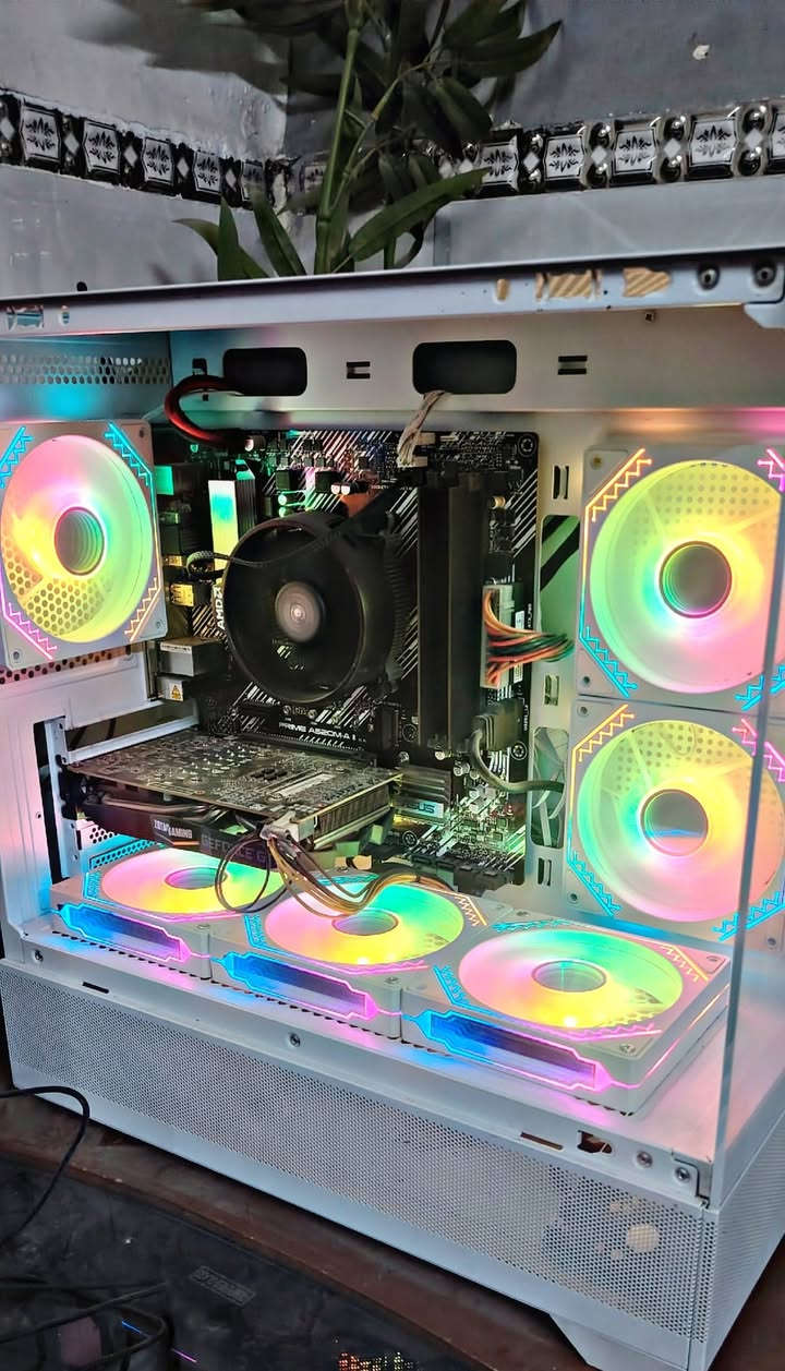 كيس فقط للبيع
CPU : R7 3700X
GPU : GTX 1660 SUPER
M.B :  A520M ASUS
P.S :  500W
RAM : 2X8 16GB 2666
SSD 120GB
HDD 500GB
CASE 6 FAN
القطع نضيفه كلش
الكيس مكسوره الجامه
السعر 550 الف
مكاني بغداد / ***********
