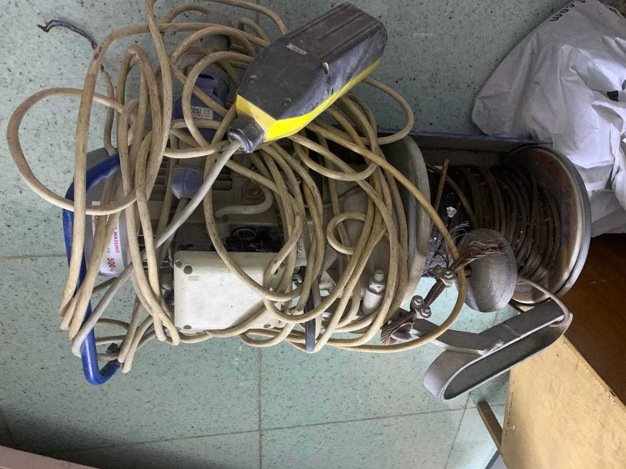 ونج كهرباء للبيع كامل مع عربنة دفع وحدةصورة جديد مستخدم شهر فقط صورة موضحة كدامكً .

المكان / بغداد حي الجهاد


**إذا كنت صاحب هذا الإعلان وتريد حذفه لأي سبب، رجاءا أرسل رسالة إلى الدعم الفني**