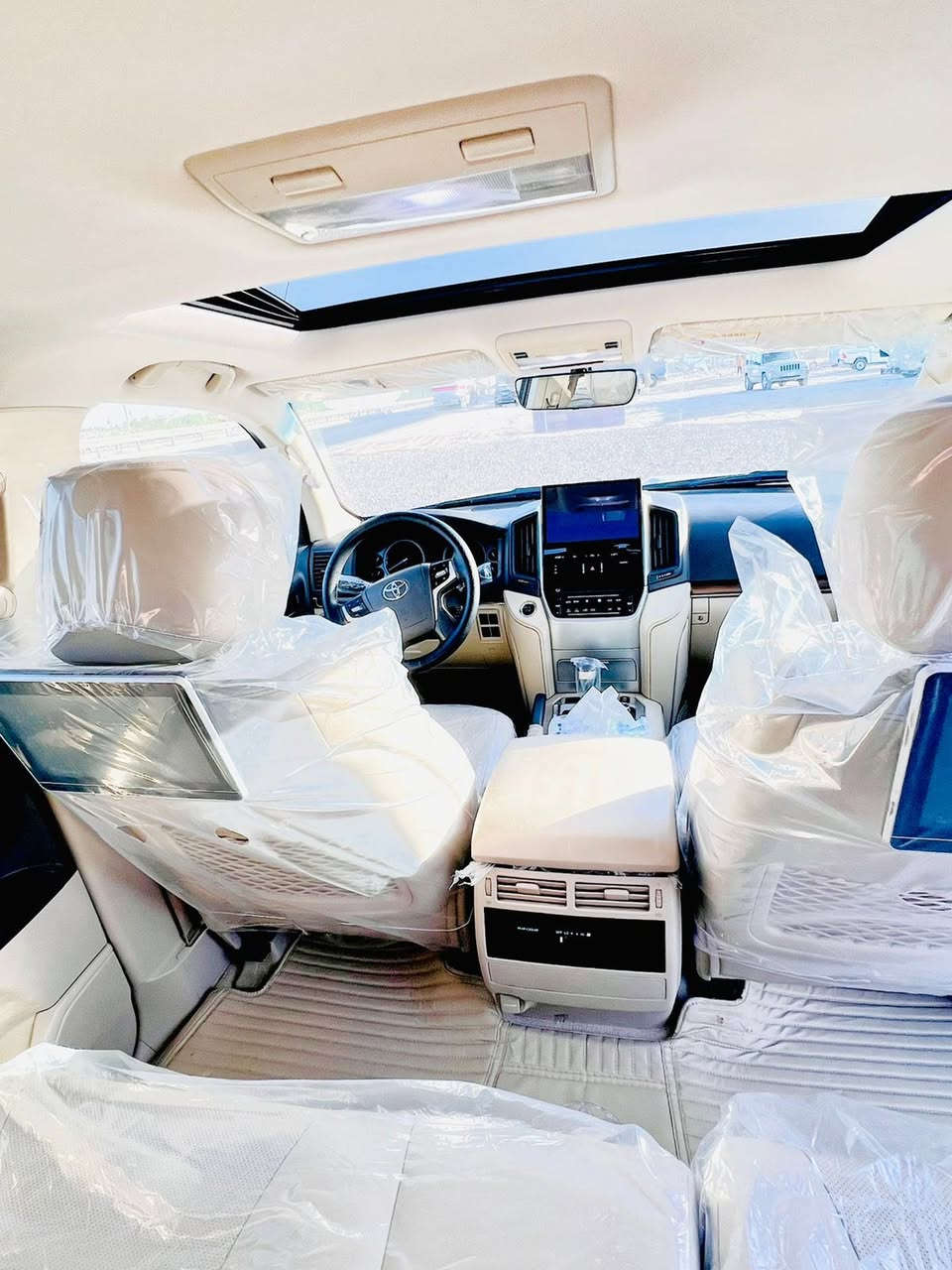 السلام عليكم لاند كروز 2019 ساز 4 بصمات 8سلندر رقم بغداد  باسمي تحويل ثاني يوم جديده جده ومكفوله عدا شبر بارد بالجاملغ الامامي ميبين السعر 492 وبيهه مجال للطيبين ***********
