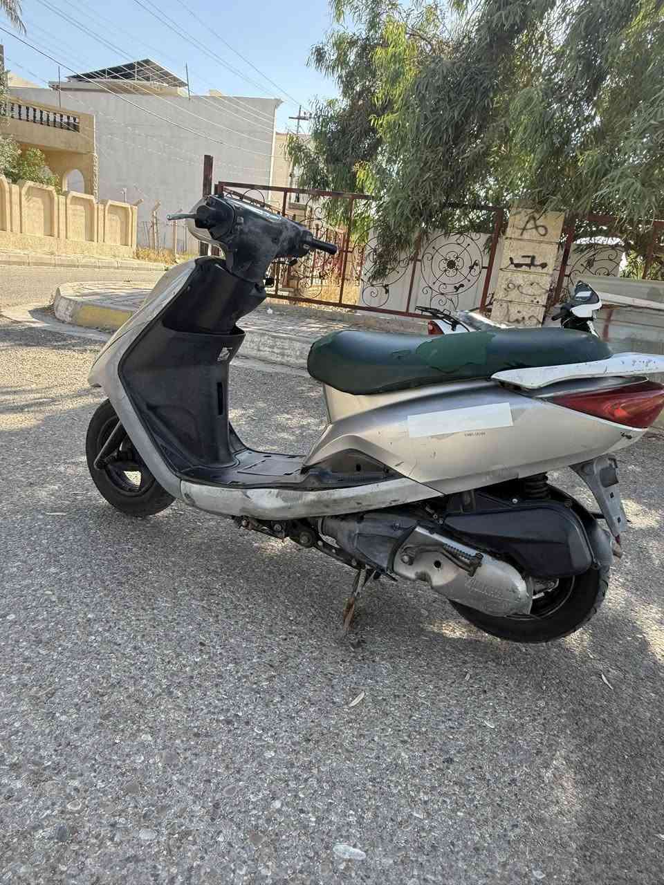 سلام عليكم دراجه بريز مال رمبه  شرط كله بلاديه من الطول للطول الدراجه بعده بالملاح شلعه ومعدل خير من الله مابيه اي نقص سلف هندر اشاير هورن  مكينه بلاديه ممفتوح برغي بيه السعر 380 الف وبيه مجال الي يدور شي تعبان لييجي دراجه انطي بيه ضمان ولحد يكسر بالسعر العنوان بعقوبه


**إذا كنت صاحب هذا الإعلان وتريد حذفه لأي سبب، رجاءا أرسل رسالة إلى الدعم الفني**