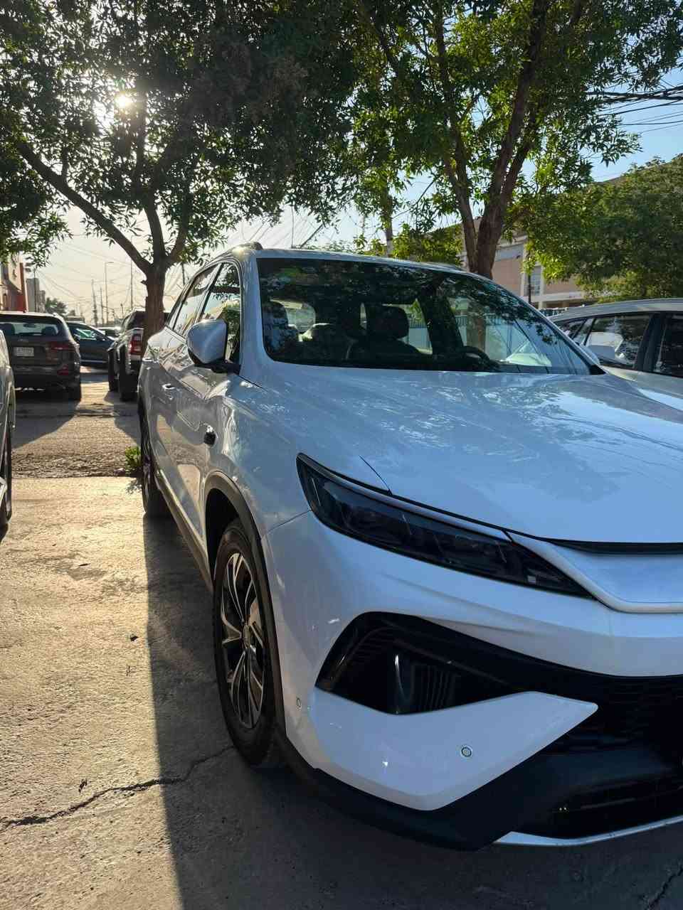 عروض خاصة وحصرية على سيارة BYD SONG PRO 2025
🔥🔥 بسعر 23,500,00 مليون فقط  اللون ابيض 🔥🔥

        ❗️❗️❗️ماشية المجموع الكلي 7الف ❗️❗️❗️

     بيه ملاحظة بسيطه

📍📍بغداد الكريعات شارع الوقف السني 📍

👇 اليكم ابرز المواصفات 👇

🏍️ المحرك / نظام الدفع (نسخة DM-i الهجينة)

￼🔋بطاريه بقدرة تصل الى 75 كم 

🏍️ استهلاك الوقود / الكفاءة: أن المدى الكلي (كهرباء + بنزين) يمكن أن يصل لأكثر من 1,200 كم

🫆 بصمة تشغيل + دخول ذكي + دخول كارت 🫆

🎥 13 كامرا 🎥

👮‍♂️ نظام الاوتو بارك 👮‍♂️

💺مقاعد جلد باللون الزيتوني الفاخر 💺

💺 مقعد السائق كهرباء 💺

🖥️ شاشة ترفيه متعددة الوسائط 🖥️

👁️ نقطة عمياء 

🪭 تبريد امامي + خلفي 🪭 

🔦 لايت امامي زنون + LED 🔦

🔦 بك لايت  متصل LED 🔦

📐 ابعاد السيارة 📐

الطول ≈ 4,738 مم

العرض ≈ 1,860 مم

الارتفاع ≈ 1,710 مم

☎️ للاستفسار ☎️

📞 *********** 📞 سجاد
