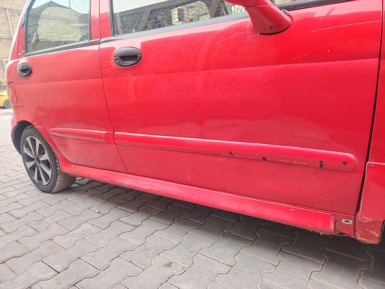 للبيع
سيارة شيري كيو كيو موديل ٢٠١٢
السياره نقصه تبريد 
كير و منظومة كله جديد
المحرك نظيف
السياره باسمي
أريده ب 28 وبيها مجال بسيط
الاتصال على الرقم أو واتساب ***********
